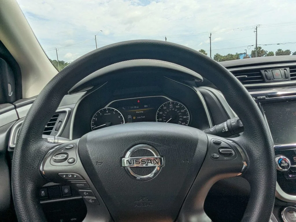 Used 2020 White Nissan S image 20