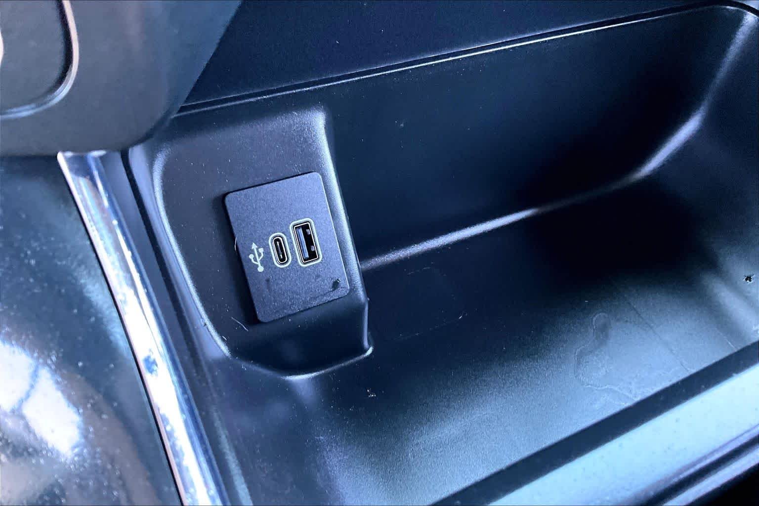 Used 2025 Atlas Blue Metallic Ford STX image 32
