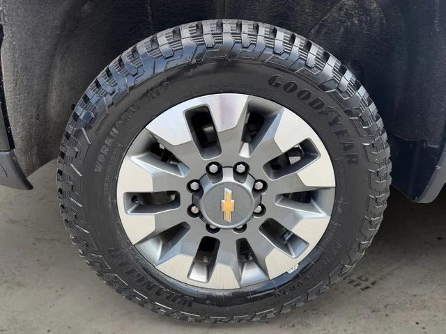 Used 2024 White Chevrolet Custom image 15
