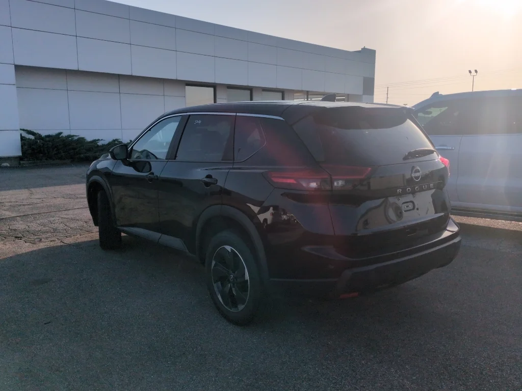 Used 2025 Super Black Nissan SV image 8