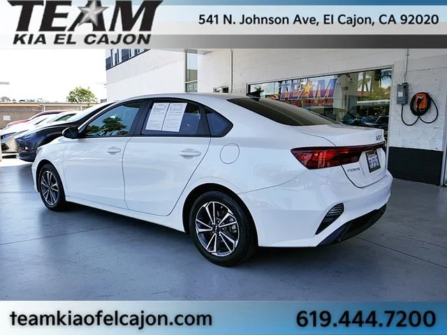 Used 2024 White Kia LXS image 7