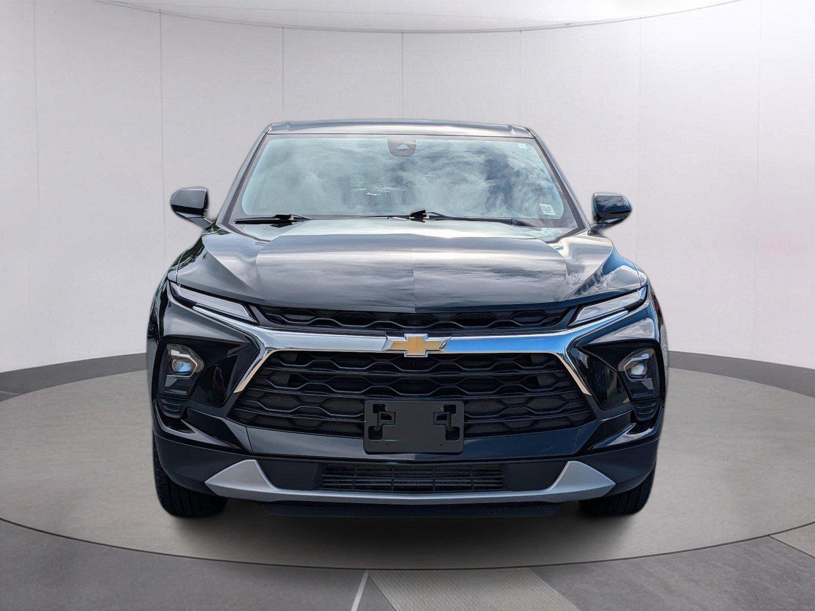 Used 2025 Black Chevrolet LT image 8