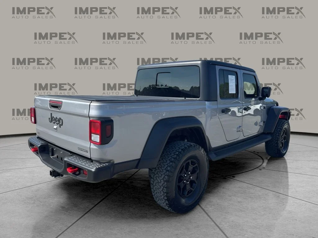 Used 2020 Silver Jeep Sport image 6