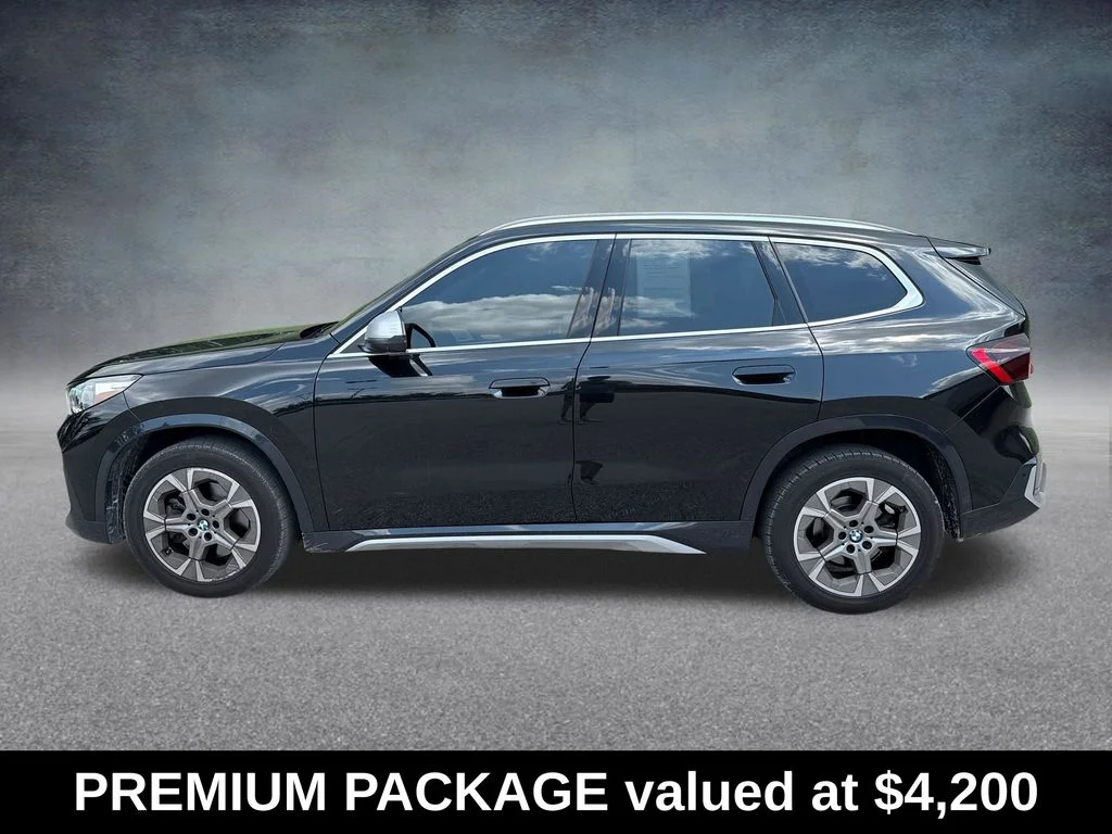 Used 2023 Black BMW xDrive28i image 2