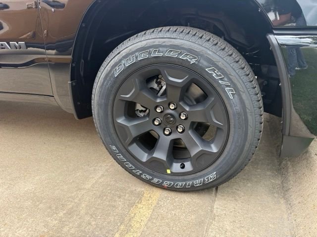 New 2026 Diamond Black Crystal Pearl-Coat Exterior Paint Ram Express image 4