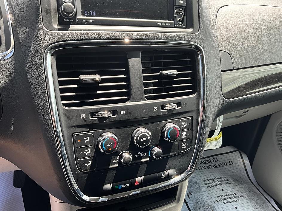 Used 2018 Black Dodge SE image 20