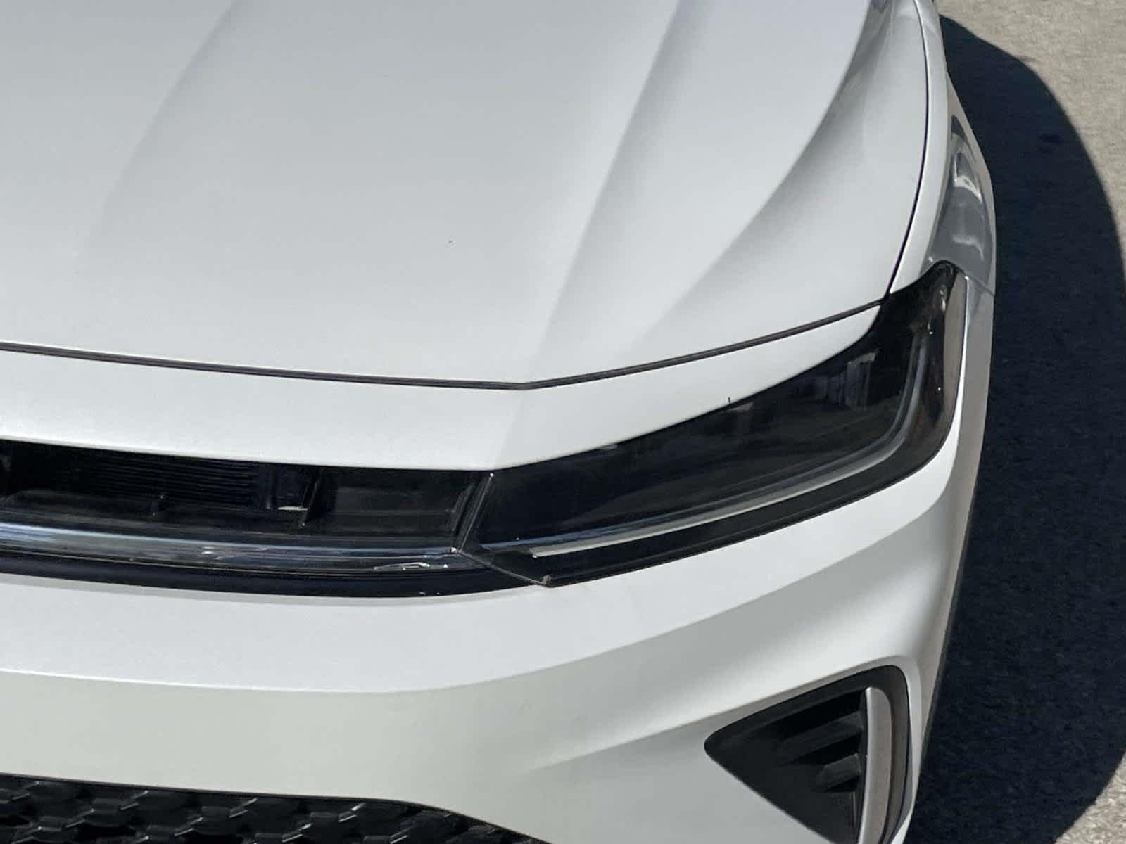 New 2026 Opal White Pearl Volkswagen SE image 9