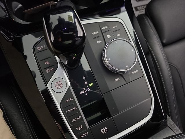 Used 2022 White BMW xDrive30i image 16