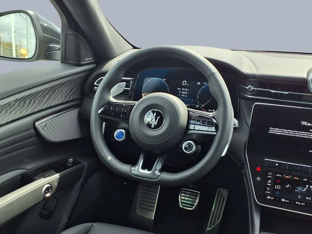 2026 Maserati Grecale Modena V6 - Photo 13