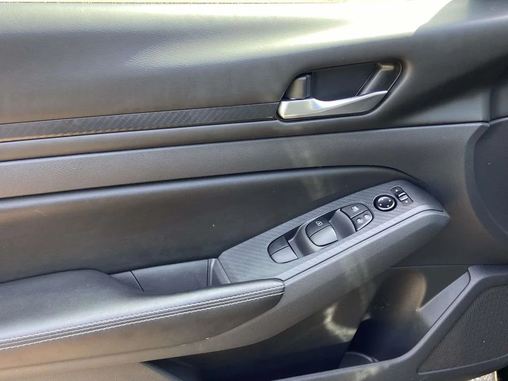Certified Used 2025 Super Black Nissan SV image 13