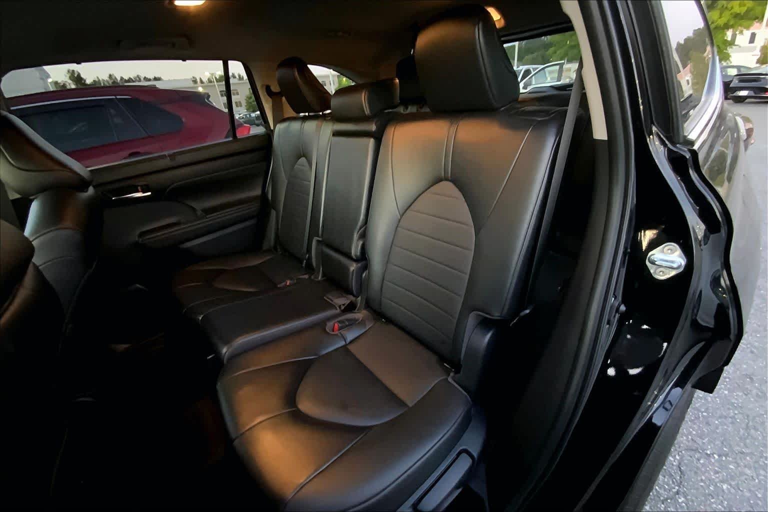 Used 2022 Midnight Black Metallic Toyota Hybrid XLE image 20