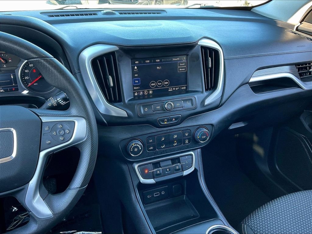 Used 2024 White GMC SLE image 17
