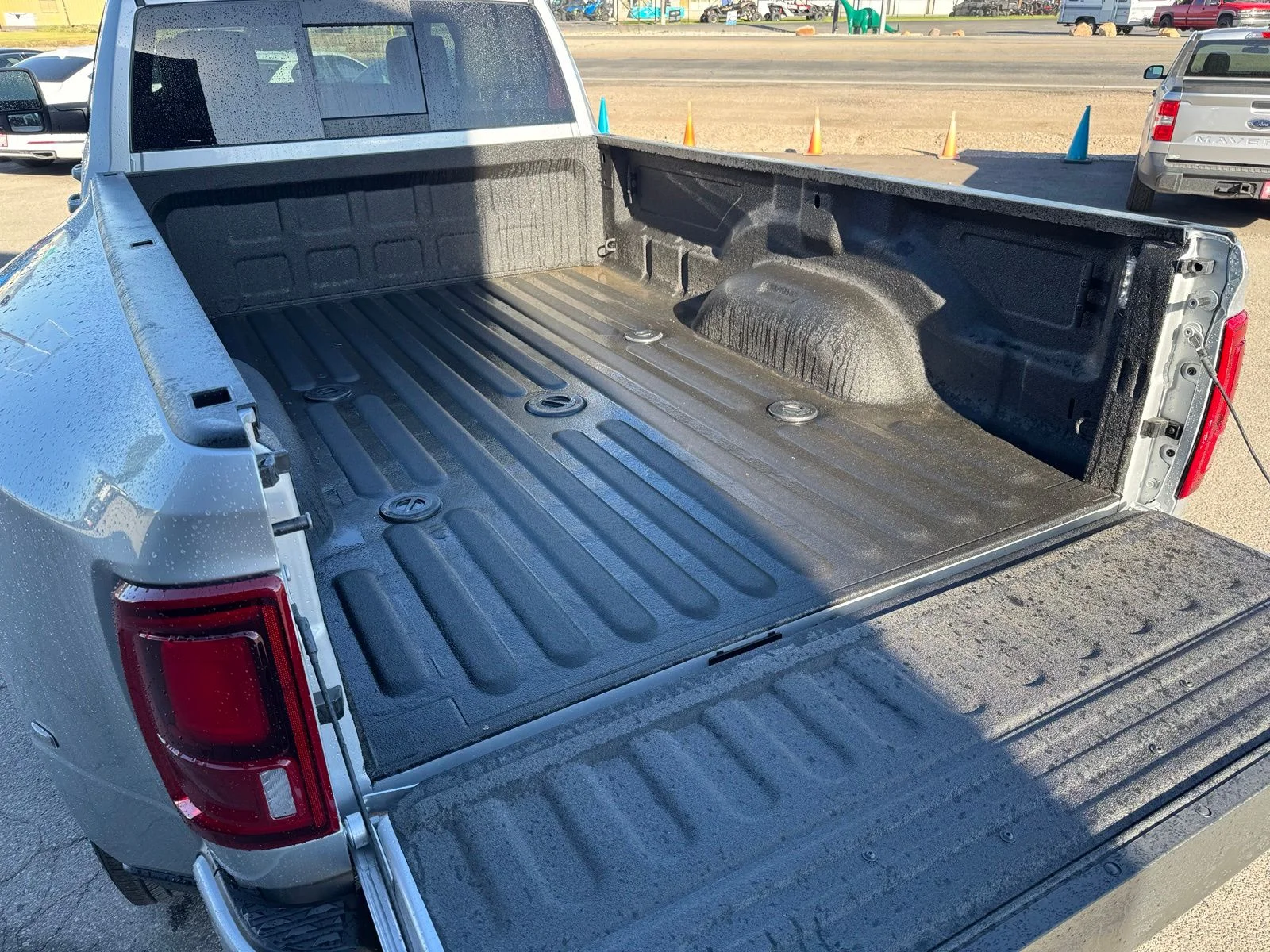 New 2026 Silver-Zynith Exterior Paint RAM Laramie image 9