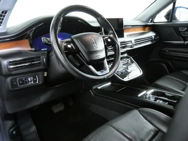 Used 2022 Gray Lincoln Reserve image 13