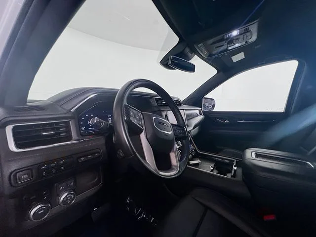 2023 GMC Yukon Denali - Photo 19