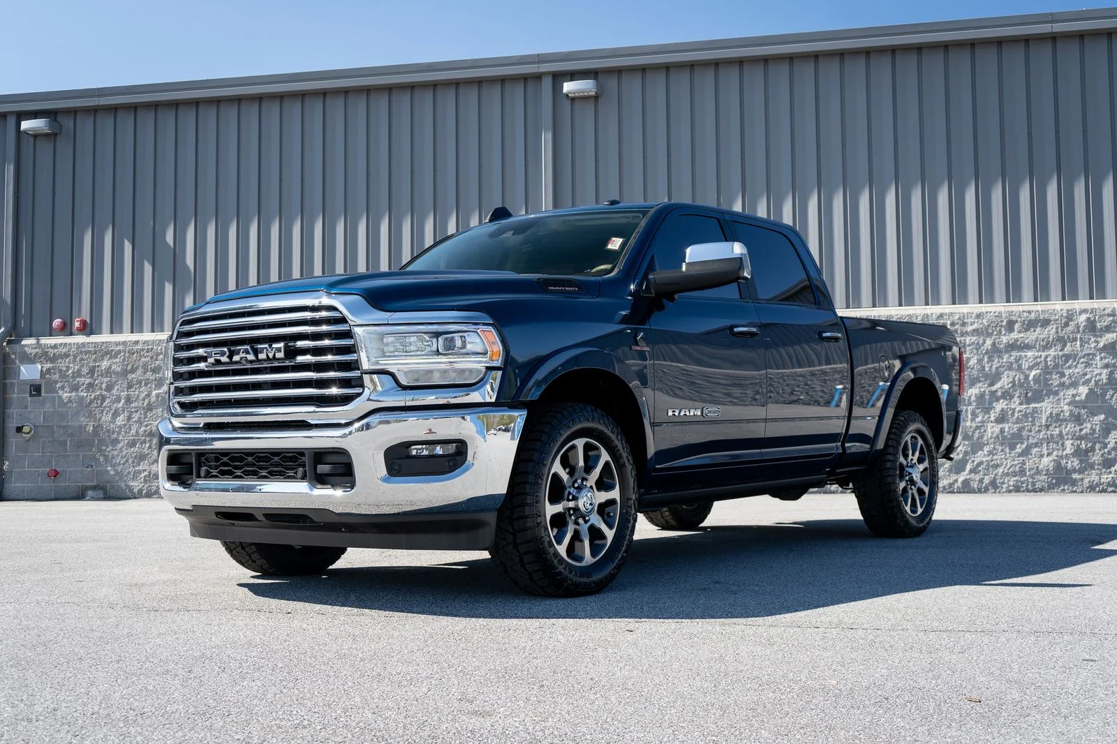 Used 2019 Blue Ram Laramie Longhorn image 5