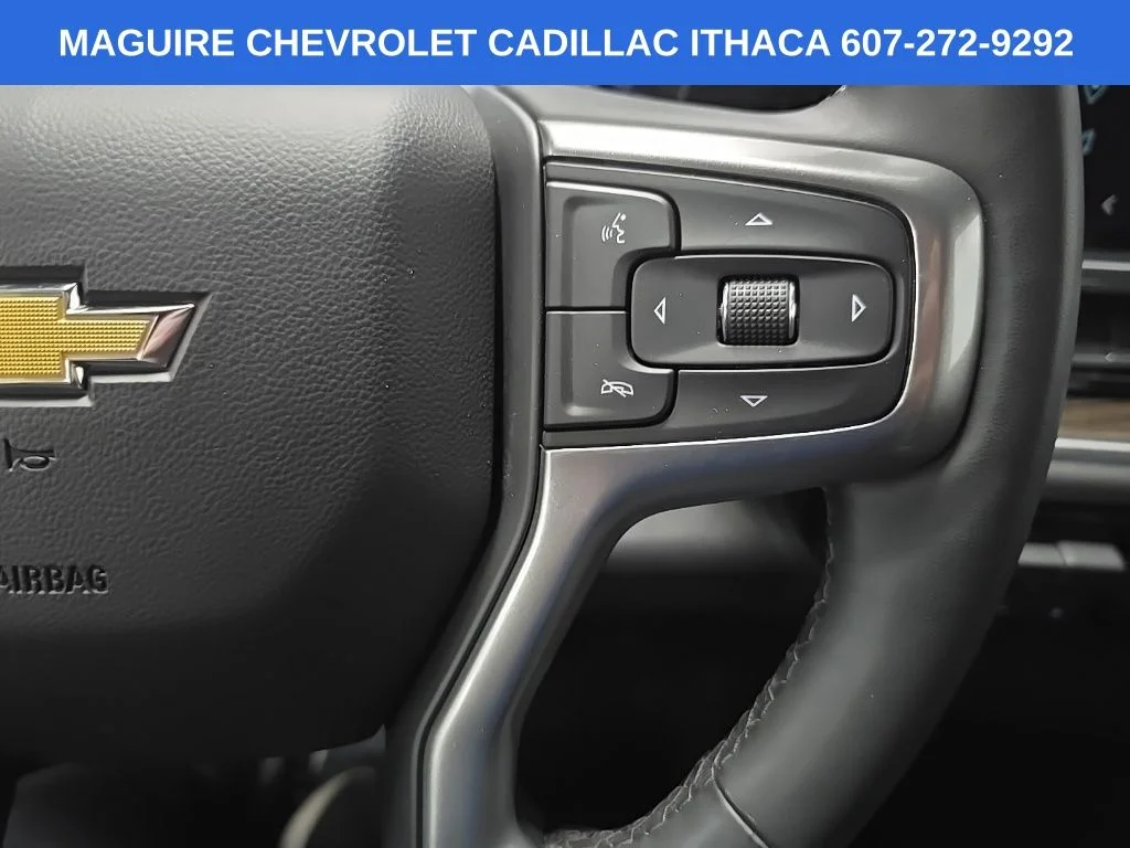 Used 2025 White Chevrolet LT image 20