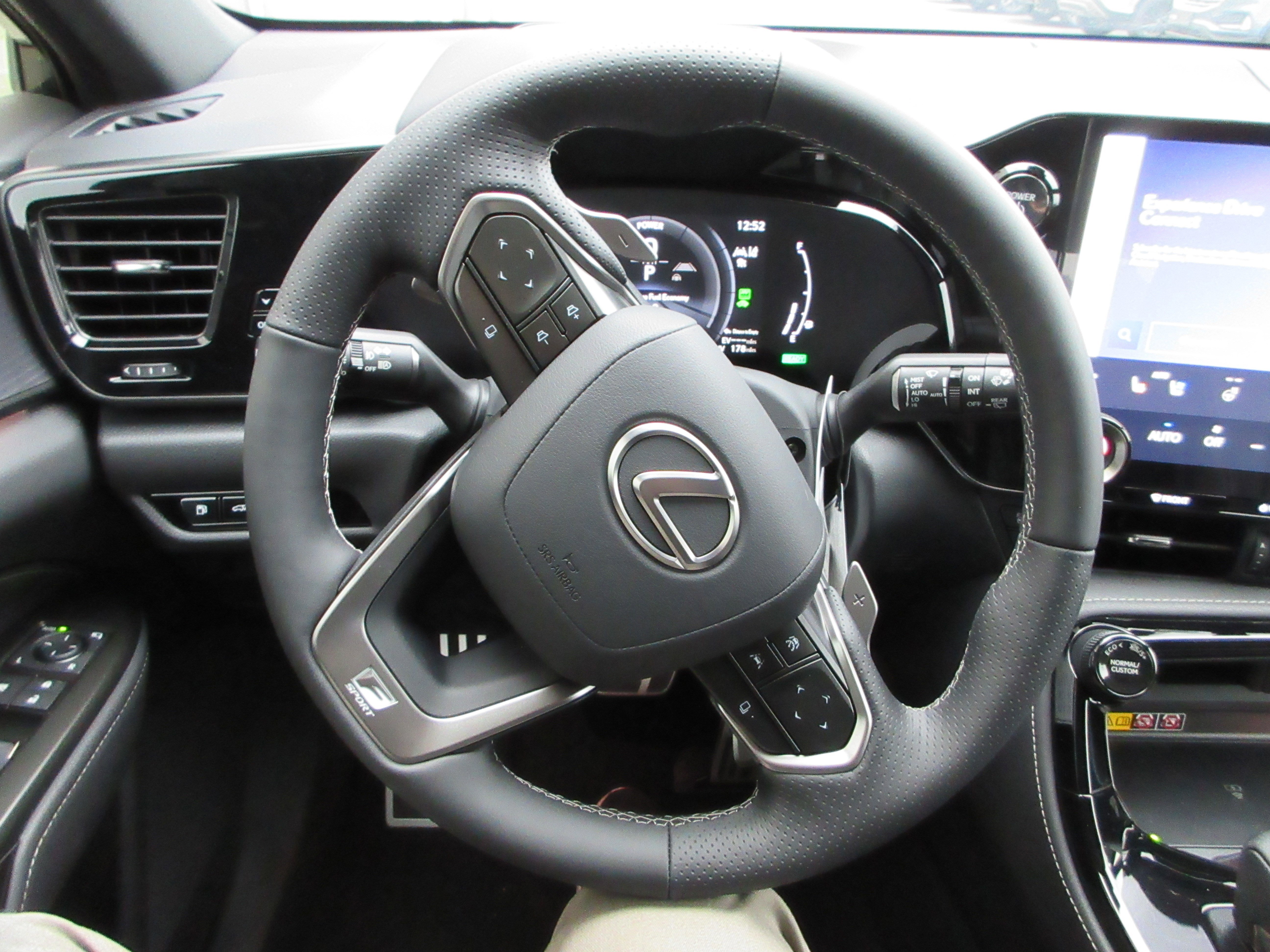 2026 Lexus NX 450h+ F-Sport - Photo 35