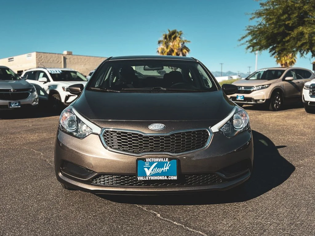 Used 2014 Brown Kia LX image 3