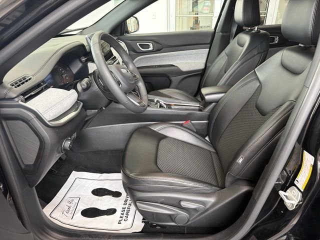 Used 2024 Black Jeep Latitude image 14