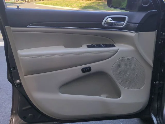 Used 2021 Brown Jeep Limited image 30