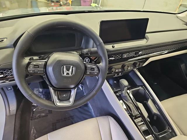 Used 2026  Honda Touring image 16