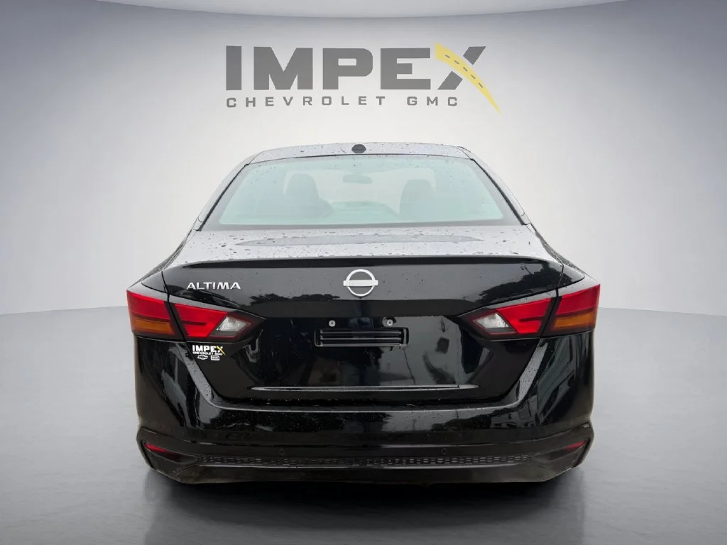 Used 2025 Black Nissan S image 3