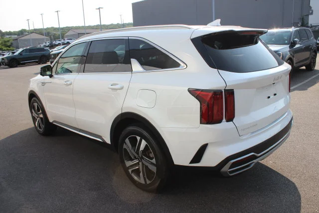 Used 2023 White Kia SX Prestige image 32
