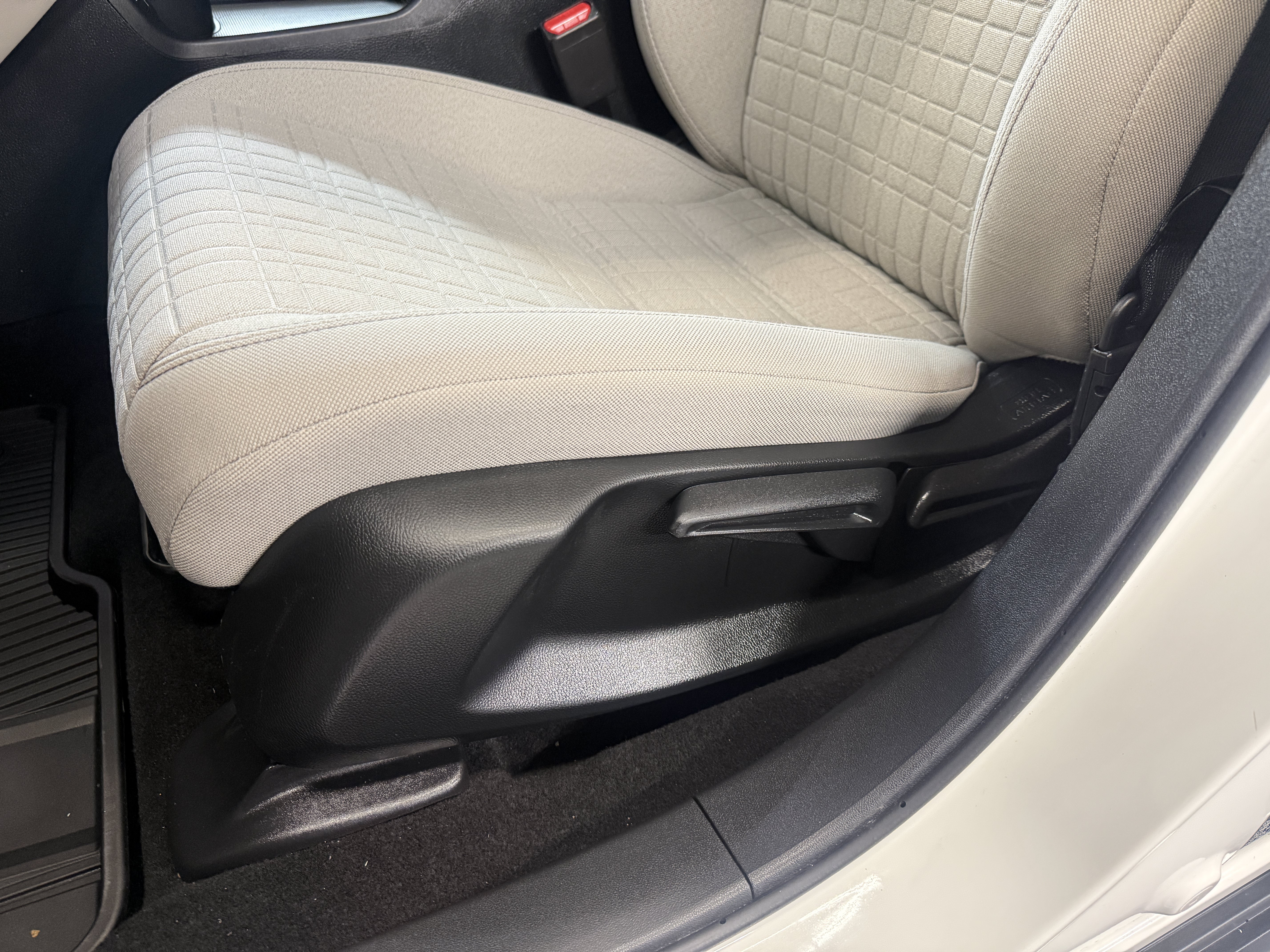 Certified Used 2023 Platinum White Pearl Honda LX image 13