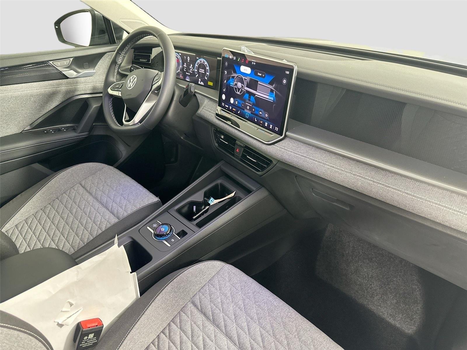 New 2026 Platinum Gray Metallic Volkswagen S image 27