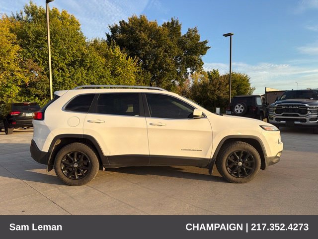 Used 2016 Jeep Cherokee Latitude with VIN 1C4PJMCB8GW294593 for sale in Bloomington, IL