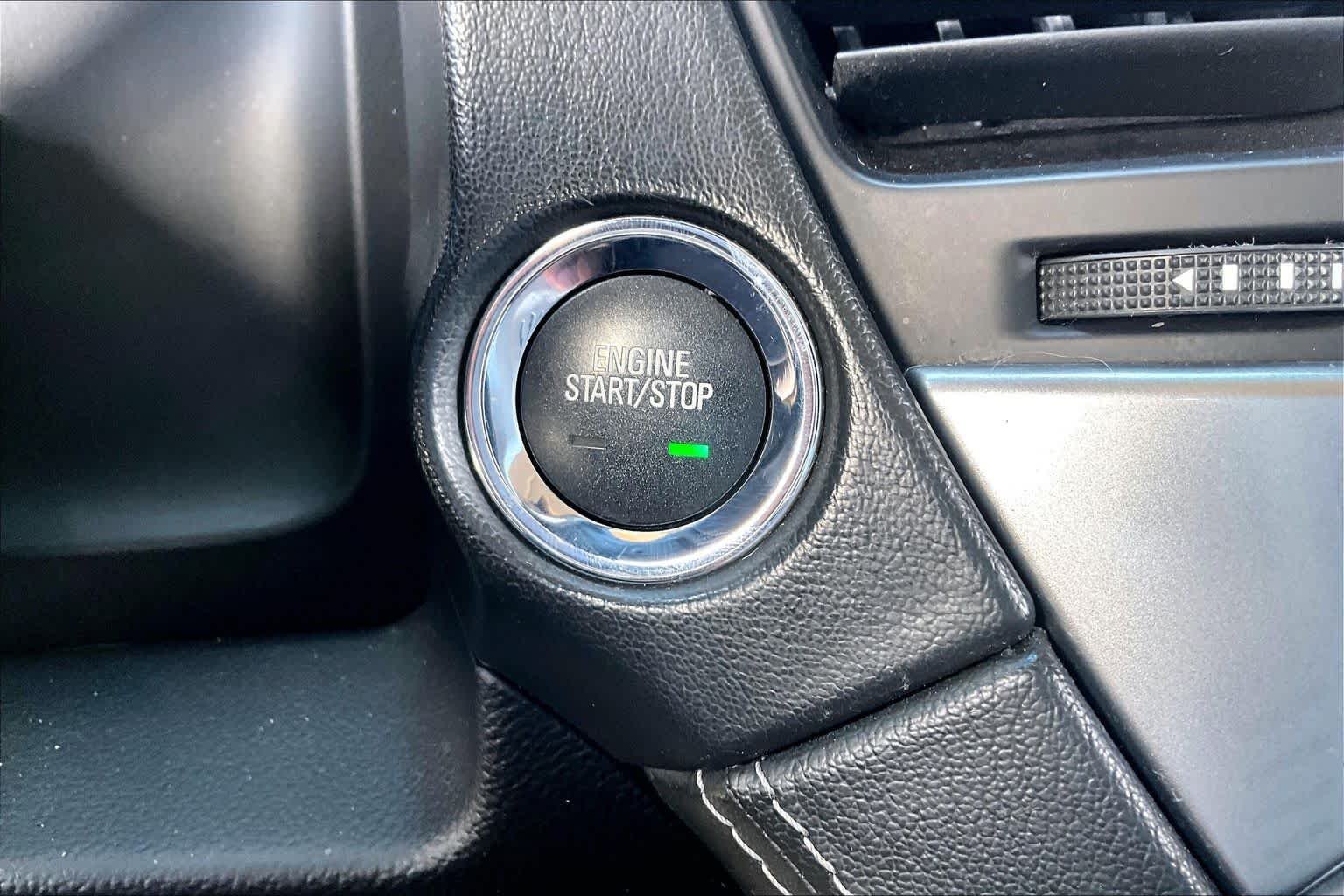 Used 2018 Summit White Chevrolet Premier image 35