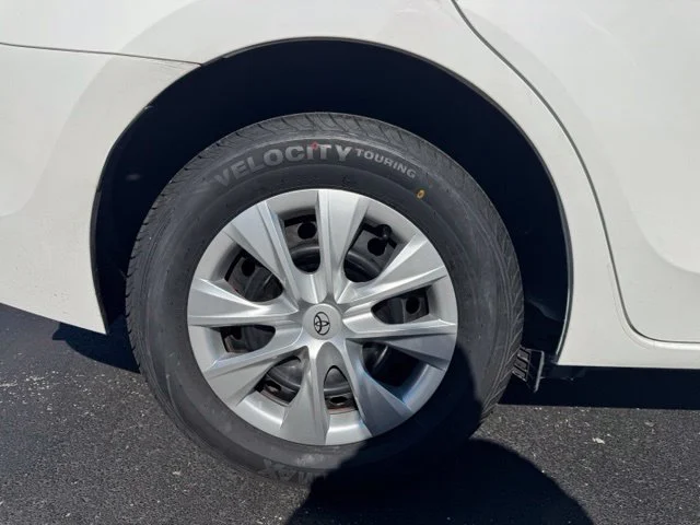 Used 2017 White Toyota L image 10