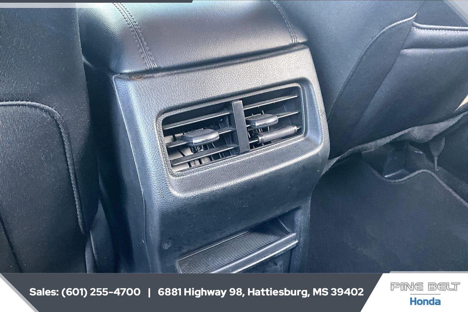 Used 2022 Agate Black Ford SE image 25