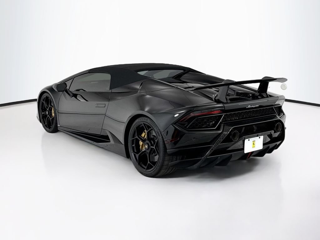 Used 2018 Nero Noctis Lamborghini Performante image 15