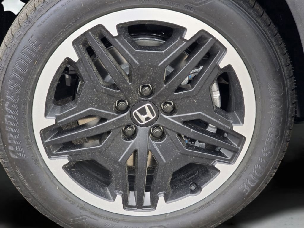 New 2026 Sonic Gray Pearl Honda Touring image 24