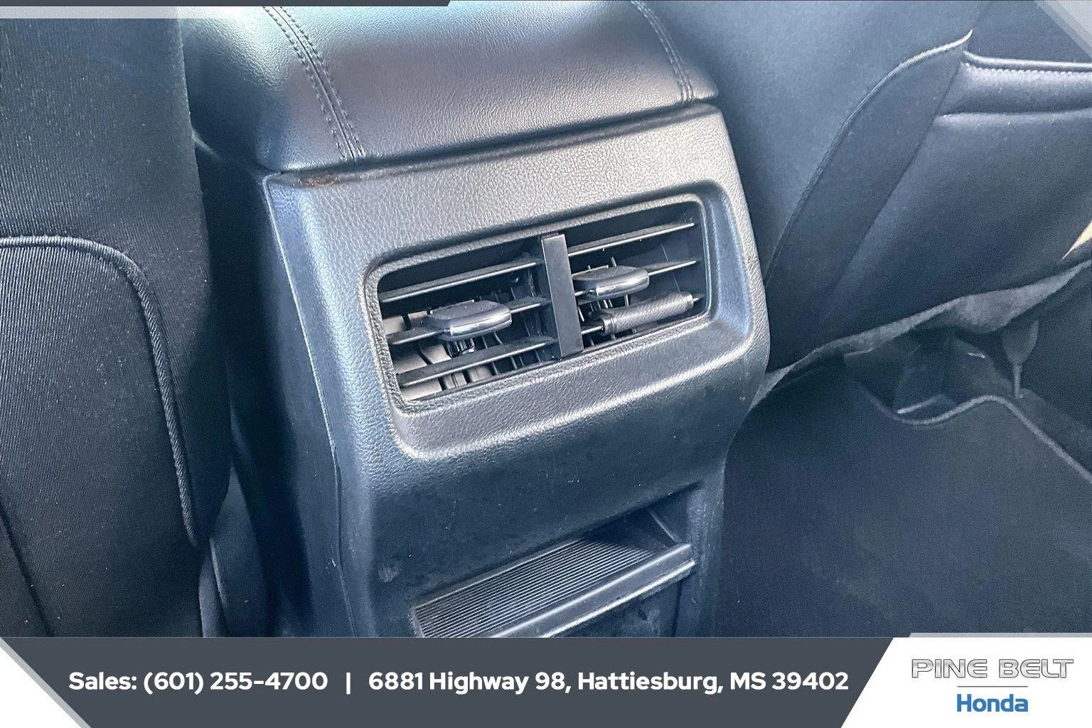 Used 2022 Agate Black Ford SE image 25