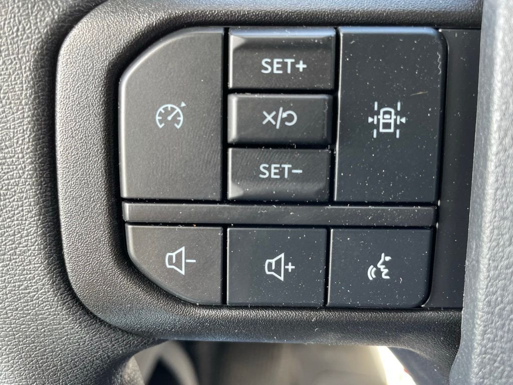 New 2026 Oxford White Ford F-550® XL image 18