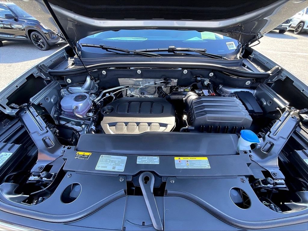 New 2026 Silver Volkswagen 2.0T SE w/Technology image 16