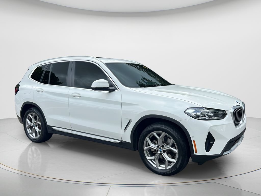 Used 2024 White BMW xDrive30i image 3