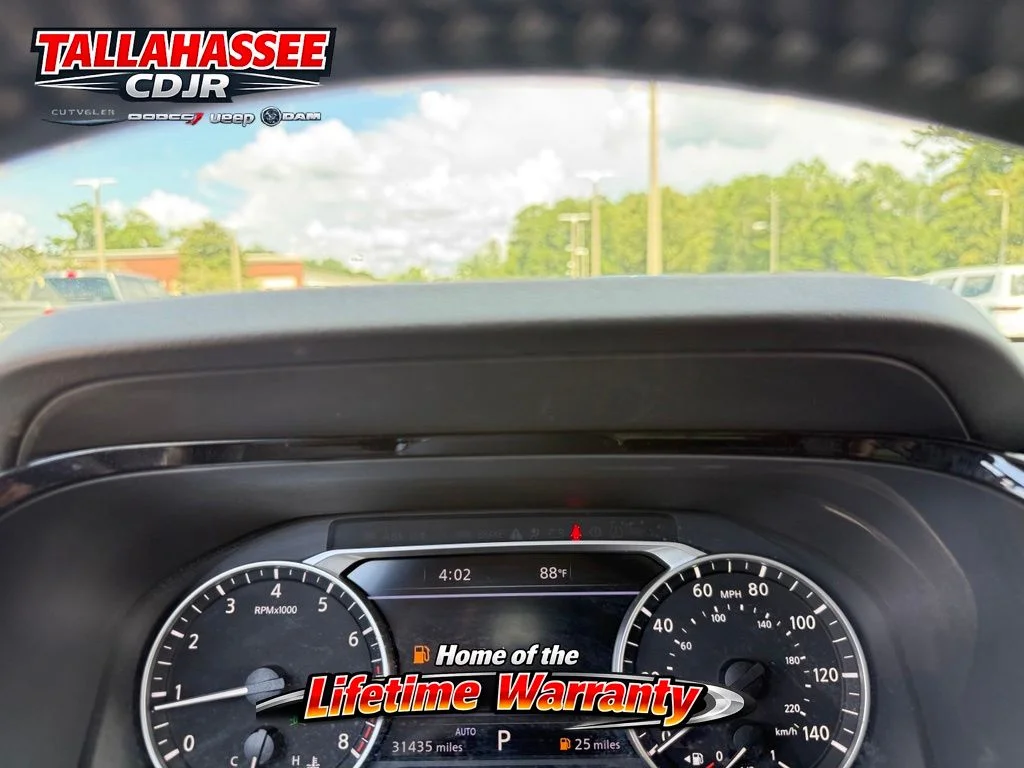 Used 2023 Scarlet Nissan SL image 22