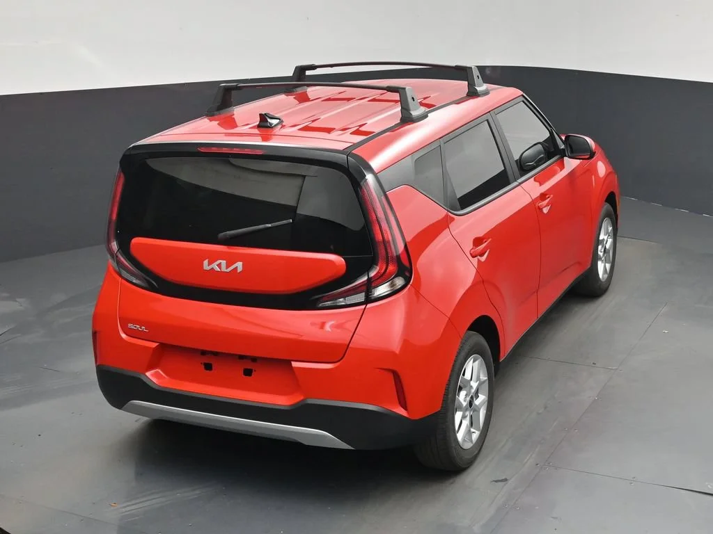 Used 2025 Red Kia LX image 25