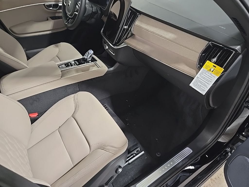 2026 Volvo XC90 Plus - Photo 22