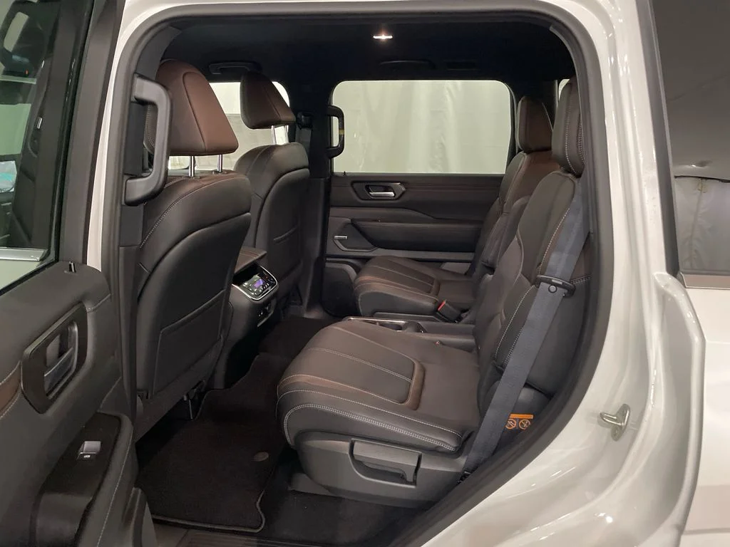 New 2026 Aspen White TriCoat Nissan SL image 32
