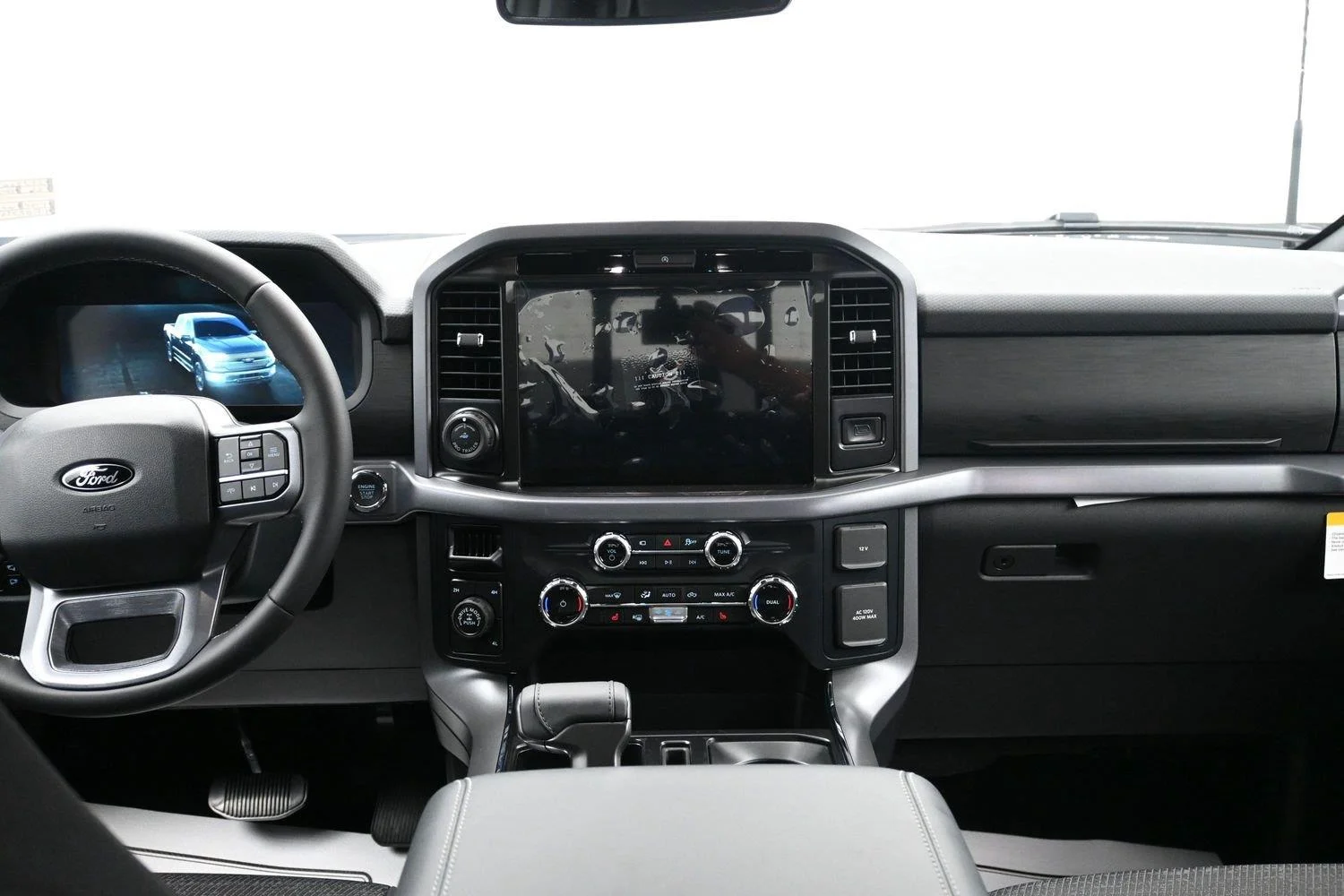 2026 Ford F-150 XLT - Photo 15