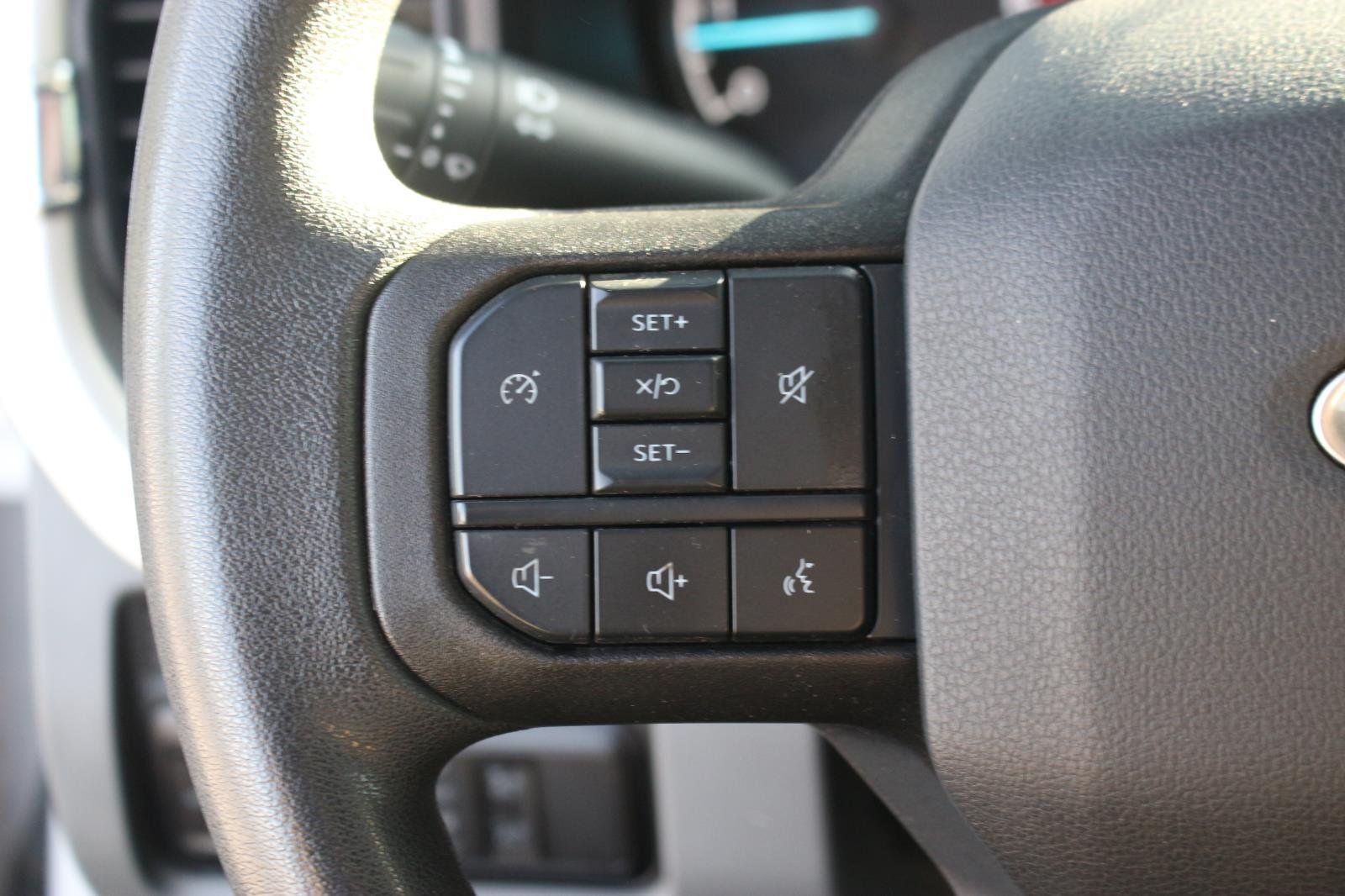 Used 2023 Oxford White Ford XL image 23