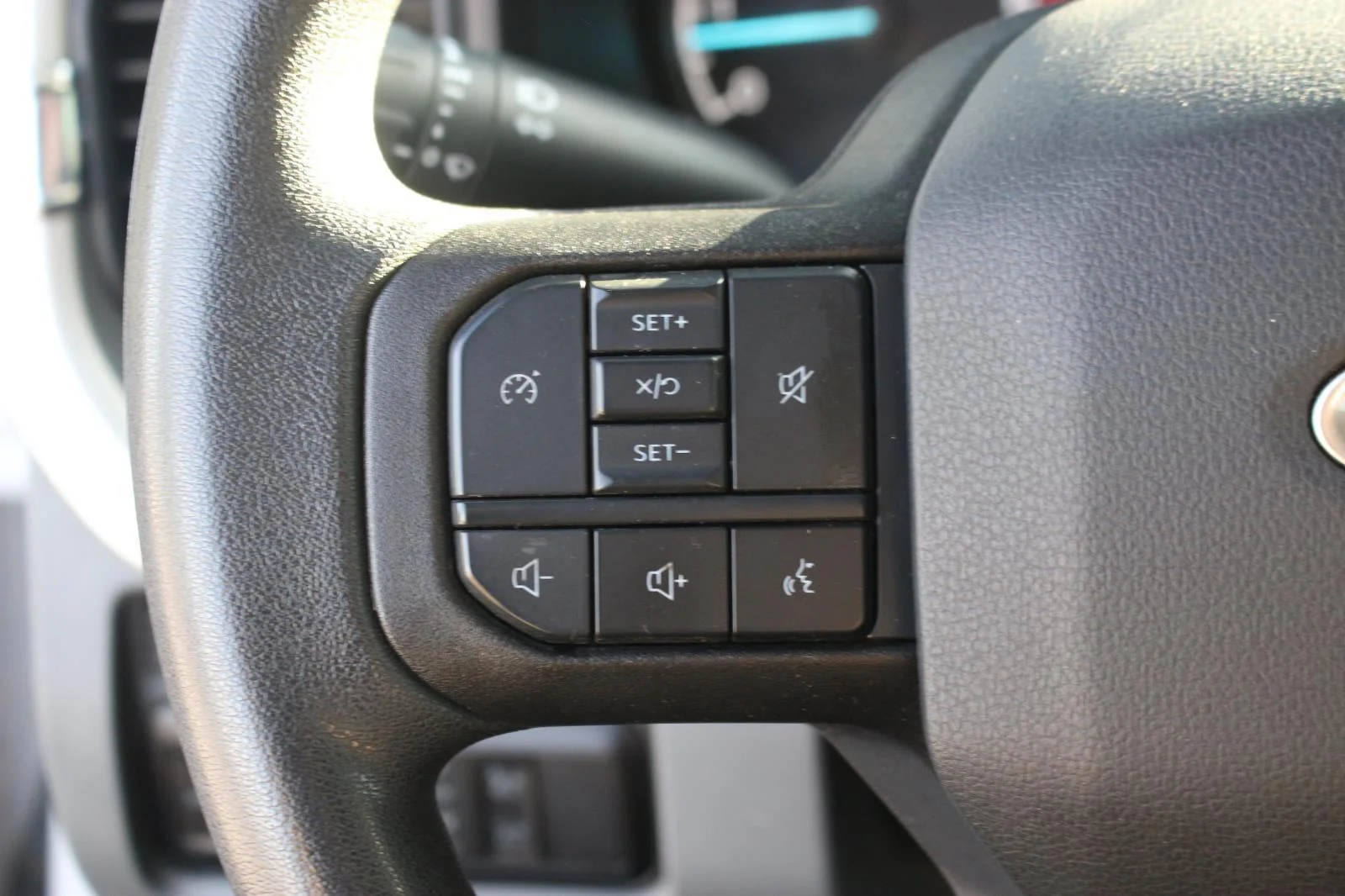 Used 2023 Oxford White Ford XL image 23