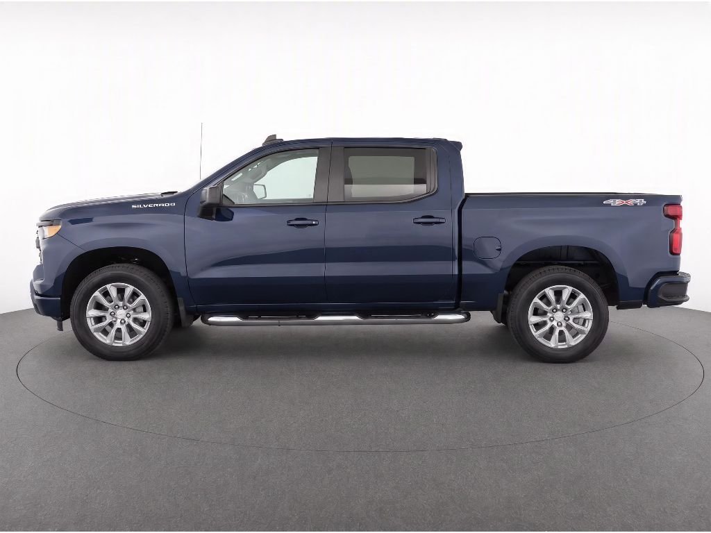 Used 2022 Northsky Blue Metallic Chevrolet Custom image 8