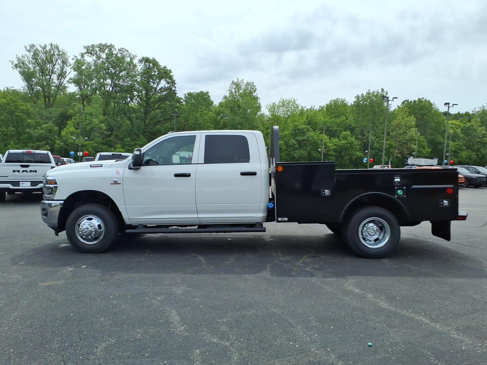 New 2026 Bright White Clear-Coat Exterior Paint RAM Tradesman/Big Horn image 4