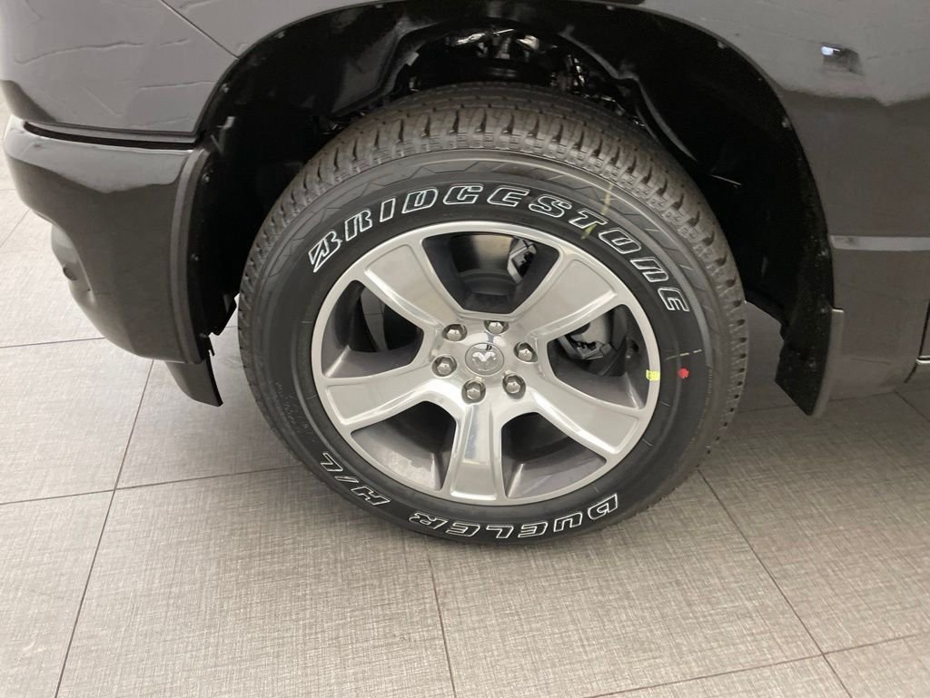 New 2026 Diamond Black Crystal Pearl-Coat Exterior Paint RAM Express image 8